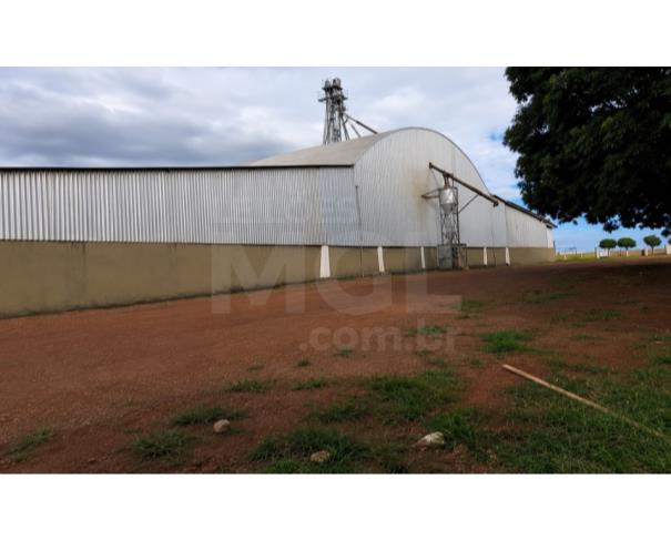 Foto de UNAÍ/MG - Fazenda com a área de 4,16,94ha, denominada Fazenda Palmeiras
