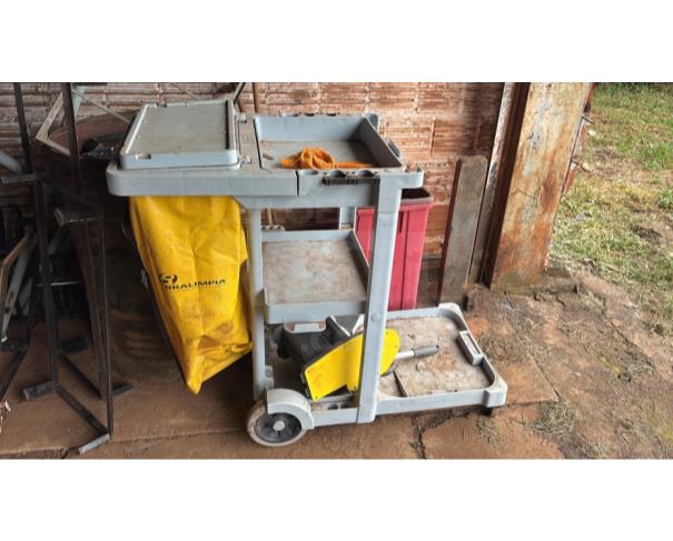Foto de PONTES GESTAL/SP - Carrinho de Limpeza Funcional, Mesa para papinha, Sofá, 02 lugares