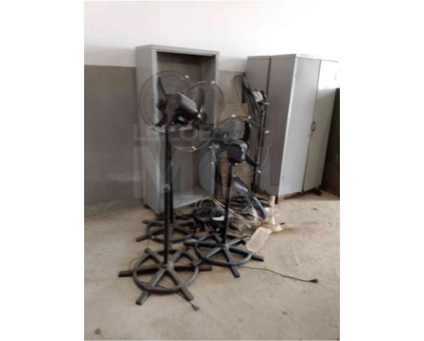 Foto de SÃO GERALDO DO BAIXIO/MG - Lote de armários e ventiladores