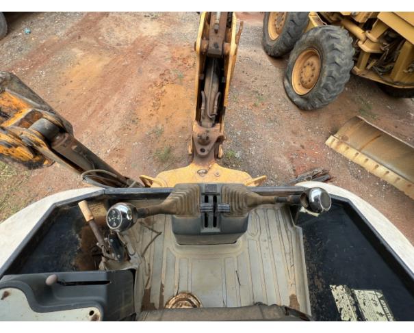 Foto de VISCONDE DO RIO BRANCO/MG- Retroescavadeira JCB, modelo 3C.