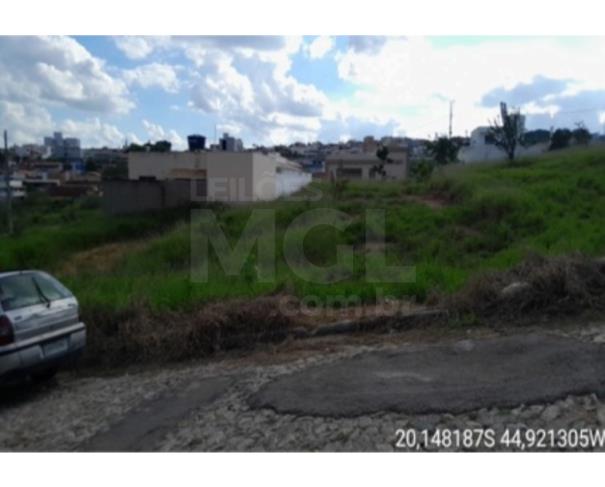 Foto de DIVINÓPOLIS/MG- TERRENO DE 300,00M² SITUADO NO BAIRRO FÁBIO NOTINI