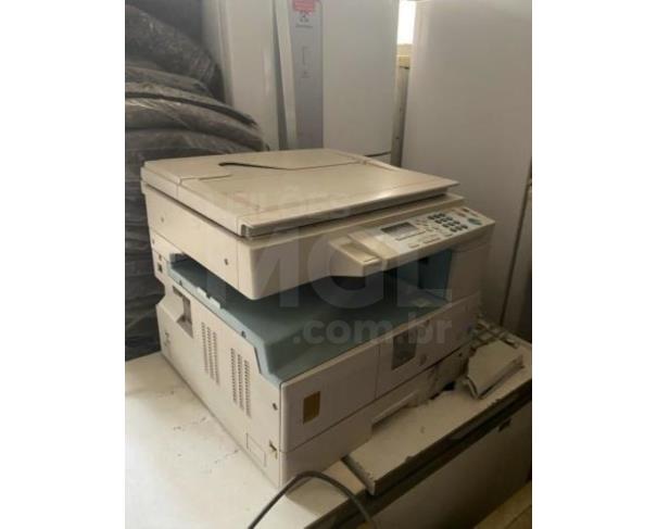 Foto de PORCIÚNCULA/RJ - Material de informática (monitores, DVD, mini system, notebook, som, cabos, câmeras de vigilância, retroprojetor, calculadora, impressora, CPUs). 