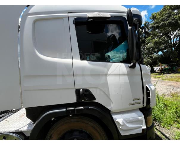 Foto de ITAÚNA/MG - CAMINHÃO SCANIA/P 360 A6X2 CABINE ESTENDIDA 201/2014 - SC1046