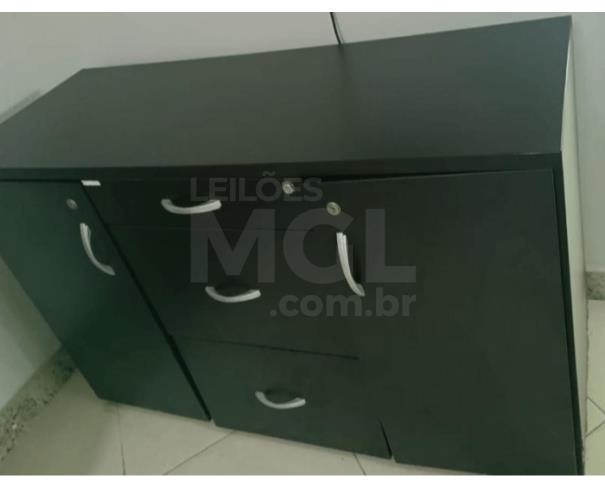 Foto de GOVERNADOR VALADARES/MG - Cadeiras de escritório e persianas, Balcão de escritório