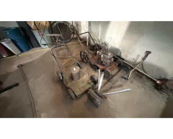 Foto de ITATIAIUÇU/MG- Carrinho de cortar grama a gasolina, roçadeira de grama a gasolina, longarina com 3 lugares, cadeira giratória dentre outros.
