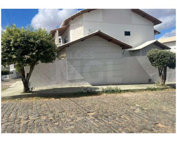 Foto de ITAPERUNA/RJ – Casa com 233,70 m² de área construída, situada no bairro Presidente Costa e Silva