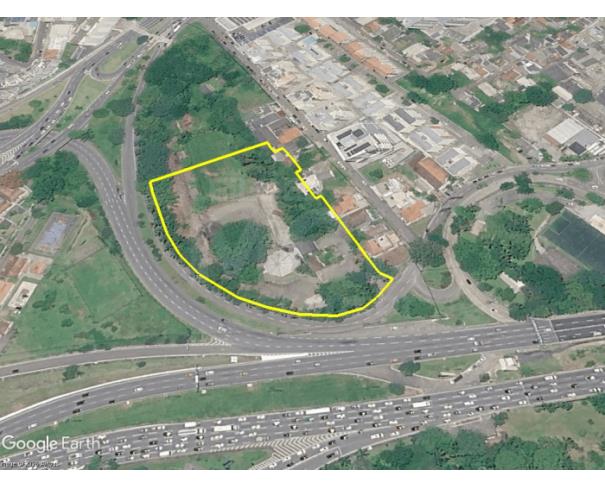 Foto de FLORIANÓPOLIS/SC - Terreno com 13.720,16m² (área construída estimada de 1.872,14m²) no bairro Estreito