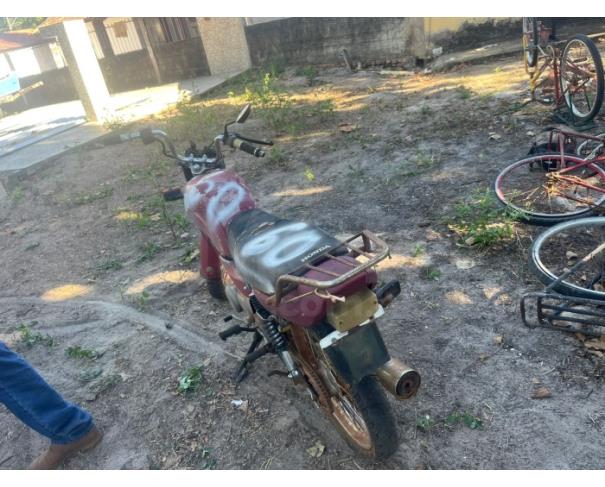 Foto de ARAGUAPAZ/GO - Motocicleta HONDA CG 125 Titan KS - PARA RETIRADA DE PEÇAS - MOTOR INSERVÍVEL