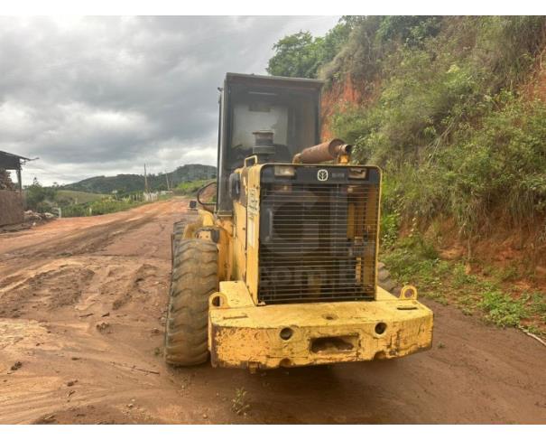 Foto de PIEDADE DE CARATINGA/MG - Pá Carregadeira New Holland 12C