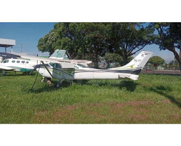 Foto de RIO VERDE/GO - CESSNA AIRCRAFT 182N - ANO 1971 - SN0000236