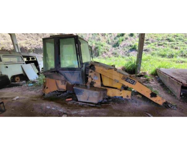 Foto de SANTA MARIA MADALENA/RJ - Retroescavadeira JCB 3C PLUS