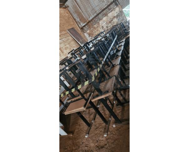 Foto de PONTES GESTAL/SP - Cadeiras infantis coloridas, Mesas diversas – escrivaninha, mesa para impressora, mesa de formica, Carteiras escolares, Cadeiras escolares infantis