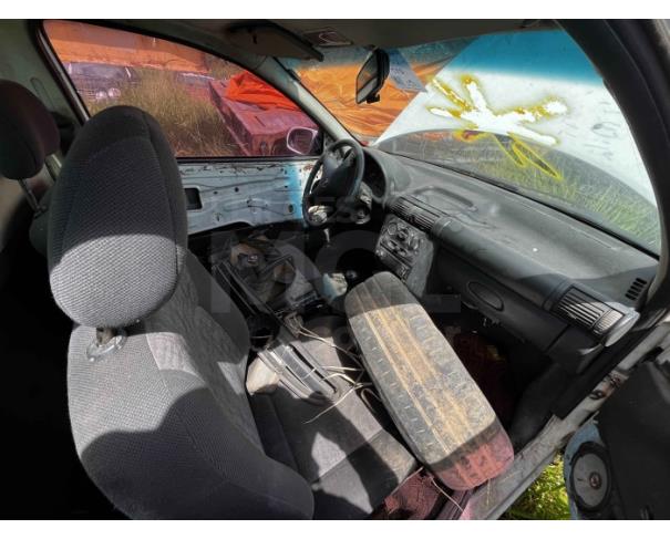 Foto de JUNDIAÍ/SP-VEÍCULO CONSERVADO-GM/CORSA ST-2001/2002