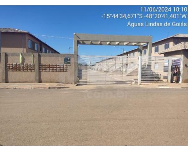 Foto de ÁGUAS LINDAS DE GOIÁS/GO — Apartamento com 2 quartos e 1 vaga na garagem no bairro Jardim América IV