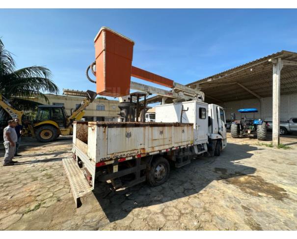 Foto de Marataízes/ES- Caminhão- Agrale 6500, com cesto aéreo e carroceira operacional, marca IMAP- 2013/2013
