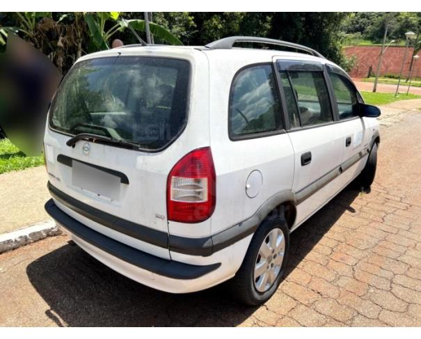 Foto de LAVRAS/MG - CHEVROLET ZAFIRA CONFORT - 2010/2010 - COR : BRANCO 