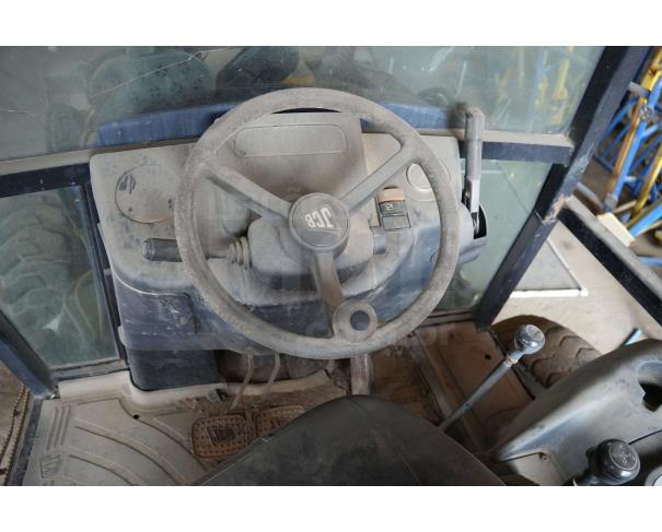 Foto de BELA VISTA DO TOLDO/SC - Retroescavadeira da marca JCB, modelo 3C