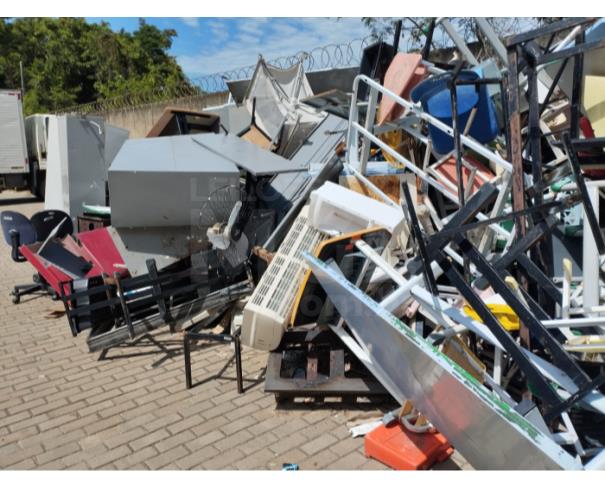 Foto de ANCHIETA/ES - Sucata de mobiliário geral