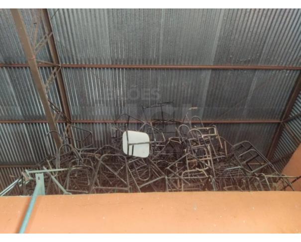 Foto de QUATIGUÁ/PR - Bens diversos (Câmara frigorifica inox 04 portas, fogão, freezer, geladeira 380L, sucata cadeiras e carteiras)