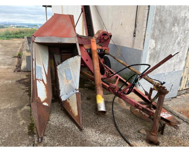 Foto de PONTA GROSSA/PR - SUCATA DE COLHEITADEIRA DE MILHO ESPIGADEIRA 1 LINHA