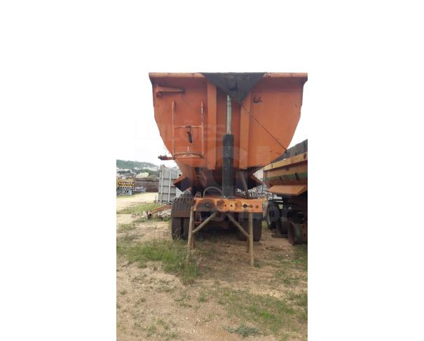 Foto de ITAÚNA/MG CARRETA BASCULA REB  ROSSETTI SRBA ST3.25  2004 - PA 523
