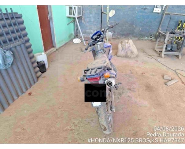Foto de PEDRA DOURADA/MG - Motocicleta Honda NXR125 Bros KS, 2004/2005, GASOLINA 