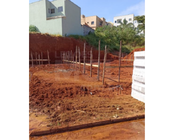 Foto de POUSO ALEGRE/MG – Lote com 204,55m² no Loteamento Portal Vila Verde