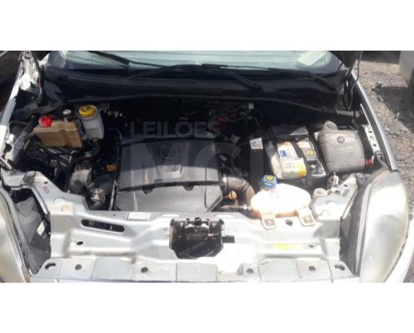 Foto de ITAÚNA/MG - FIAT PUNTO ESSEN. 1.6 DL