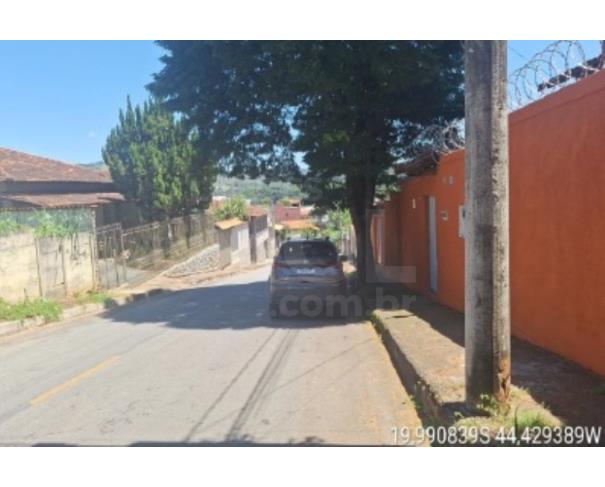 Foto de MATEUS LEME/MG – LOTE COM ÁREA DE 341 M2 SITUADO NO CENTRO