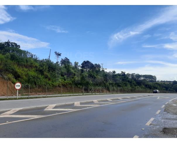 Foto de JUATUBA/MG — Terreno com 2.49.60 hectares (24.900m²), às margens da MG-050