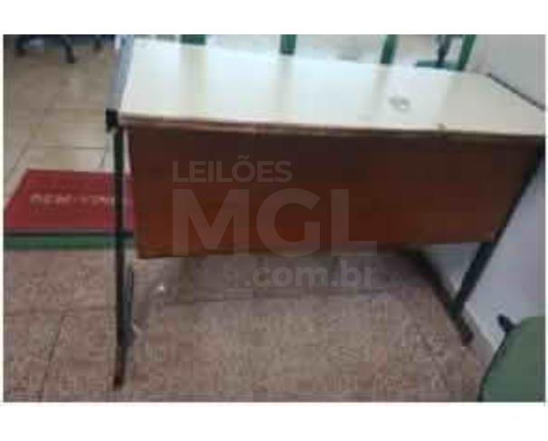 Foto de SANTA CRUZ DO RIO PARDO/SP - Mesas, cadeiras, balança, filtro, bebedouro, fogão industrial, carteiras, televisão, mini system, DVD, liquidificador industrial - Escola Maria Jose Rios