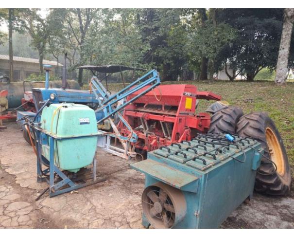 Foto de CHAPECÓ/SC -  LOTE DE TRATOR E IMPLEMENTOS AGRÍCOLAS