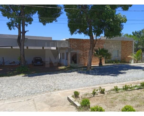 Foto de VESPASIANO/MG – Casa e seus respectivos terrenos com a área privativa total de 810,00m², situados no Condomínio Lirio do Vale 