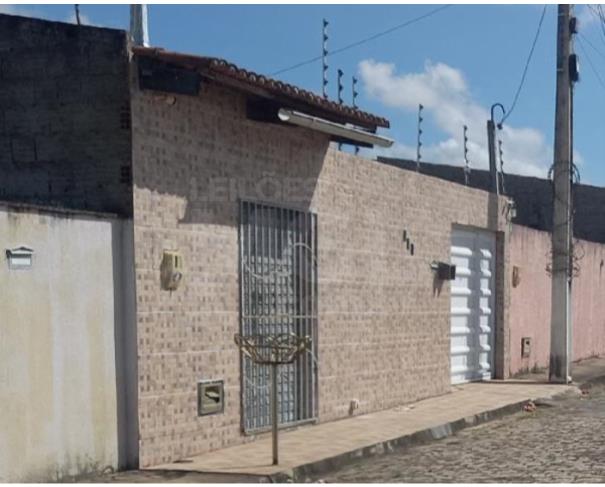 Foto de CEARÁ-MIRIM/RN — Casa com 2 quartos e 1 vaga na garagem no bairro Massaranduba