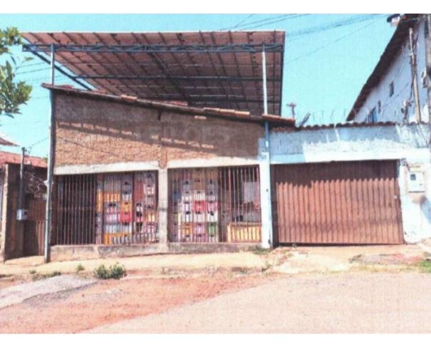 Foto de PARACATU/MG — Casa com terreno de  330.000 m² no Bairro Amoreiras