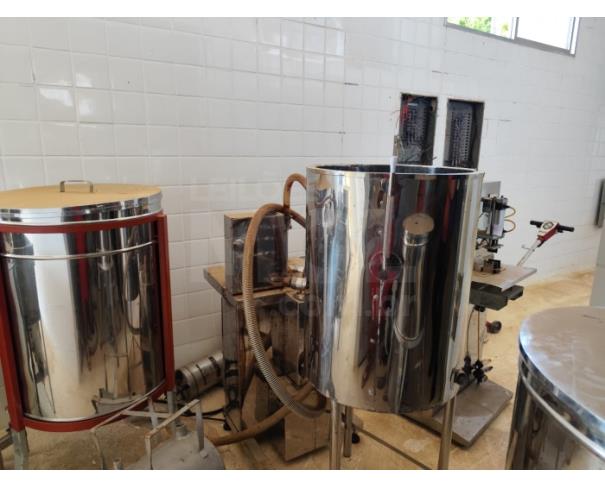 Foto de PORCIÚNCULA/RJ - Lote composto por Fábrica de processamento de mel 