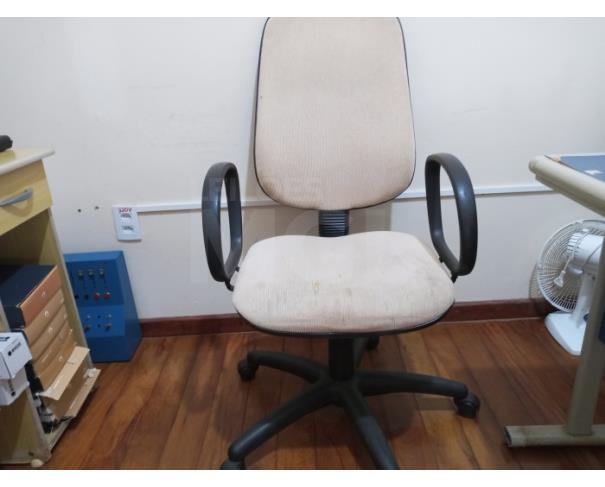 Foto de BRAZÓPOLIS/MG - Lote de Móveis de escritório