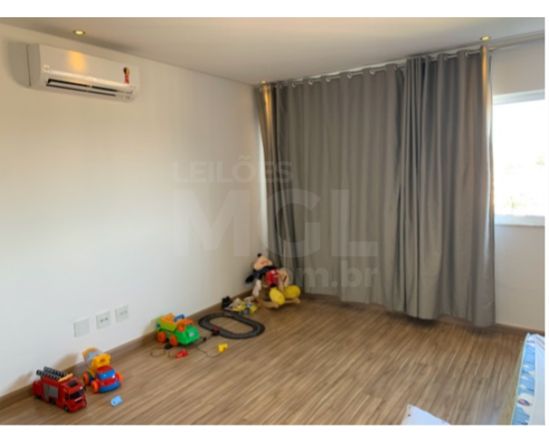 Foto de JUIZ DE FORA/MG — Casa com 5 quartos (duas suítes com closet) no bairro Estrela Sul 
