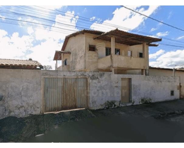 Foto de INCONFIDENTES/MG - Terreno com sobrado no Centro. 