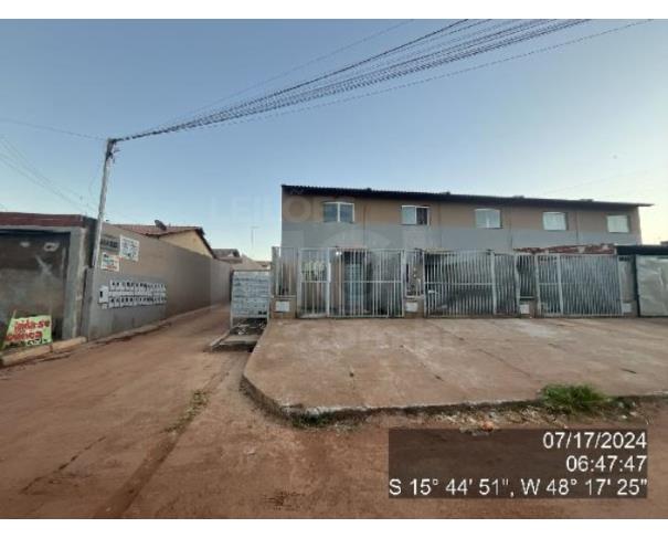 Foto de ÁGUAS LINDAS DE GOIÁS/GO — Apartamento com 2 quartos e 1 vaga na garagem no bairro Parque da Barragem Setor 11