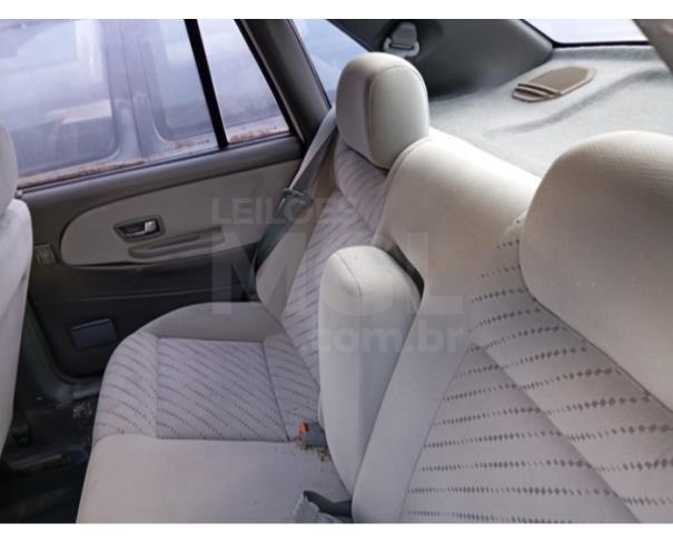 Foto de ITAÚNA/MG - (CARRO) - SUCATA NÃO RECONHECÍVEL - VW SANTANA - 2000/2000