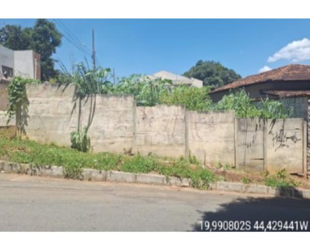 Foto de MATEUS LEME/MG – LOTE COM ÁREA DE 341 M2 SITUADO NO CENTRO