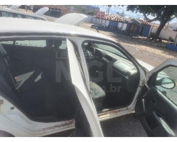 Foto de JANAÚBA/MG - CARRO - I/Renault Clio Exp1016VH, 2015/2016