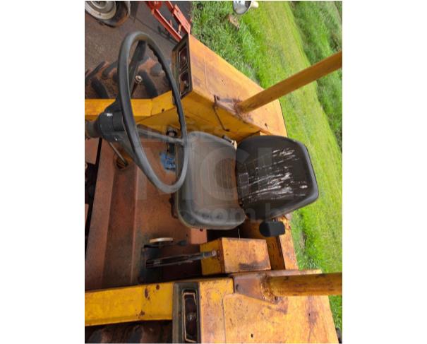 Foto de LONDRINA/PR - TRATOR AGRÍCOLA 4X2 MARCA CBT, MODELO 8440