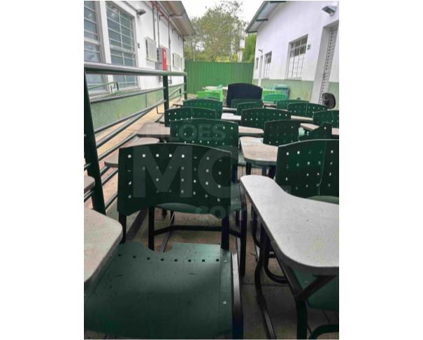Foto de CARMO DE MINAS/MG - Carteiras escolares e fogão a gás e etc