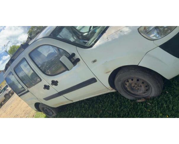 Foto de JAGUARÉ/ES - Fiat Doblo Essence 1.8, 2013/2014, FLEX 