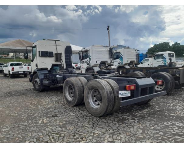 Foto de ITAÚNA MG  CAMINHÃO NO CHASSI - VOLVO VM 330 6X4 TRAÇADO