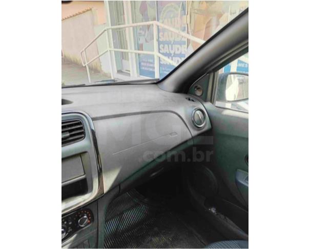 Foto de LIBERDADE/MG - Renault Logan Life 1.0 MT, 2020/2021, FLEX 