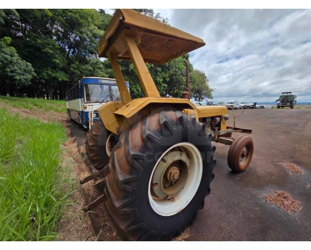 Foto de LONDRINA/PR - TRATOR AGRÍCOLA 4X2 MARCA VALMET MODELO 86ID