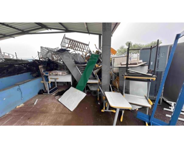 Foto de ITATIAIUÇU/MG - Lote de Armários de ferro, cadeiras e carteiras escolares, geladeiras, armário de cozinha, ventilador, berço e etc